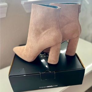 Fashion Nova Women’s Boots | Murphy | Size 11 | Camel | Brand New in Box